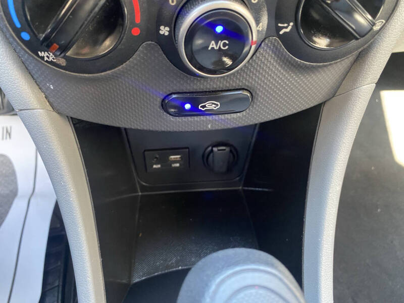2015 Hyundai Accent GLS