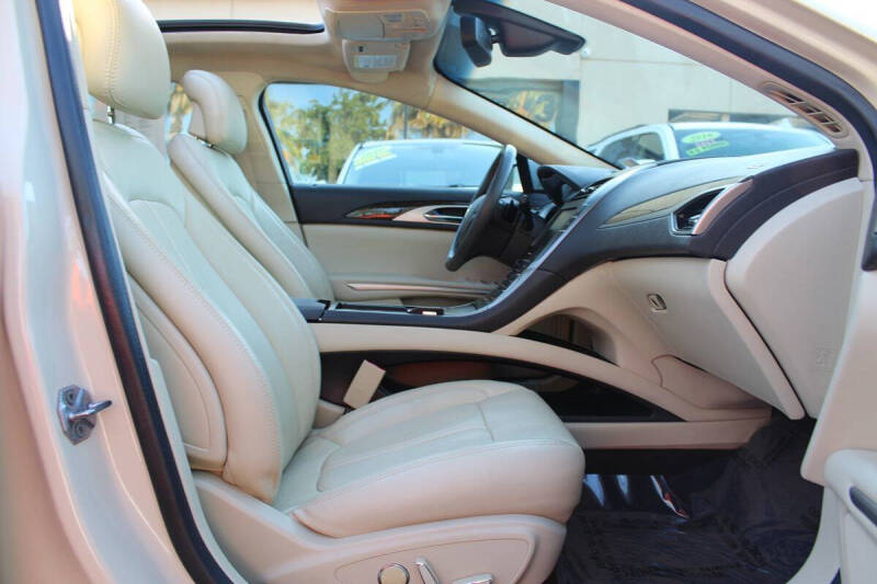 2014 Lincoln MKZ