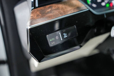 2019 Audi e-tron quattro Premium Plus