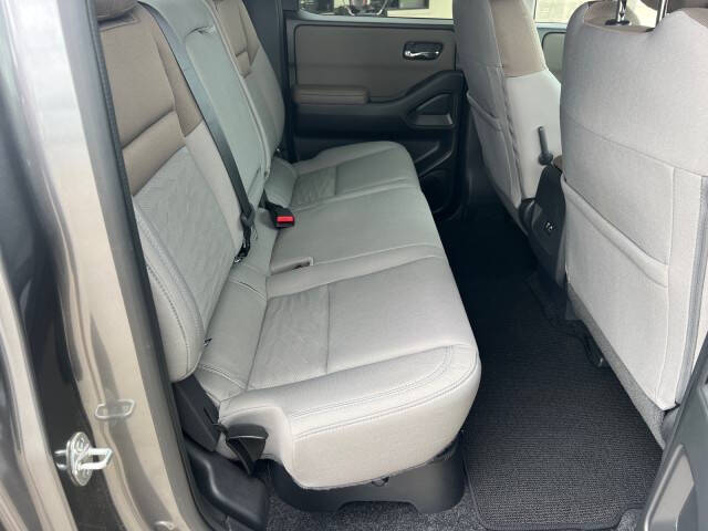 2022 Nissan Frontier SV