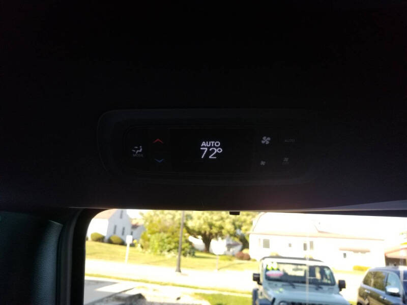 2026 Chrysler Voyager LX