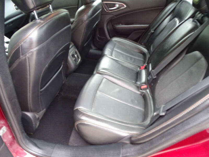 2016 Chrysler 200 C