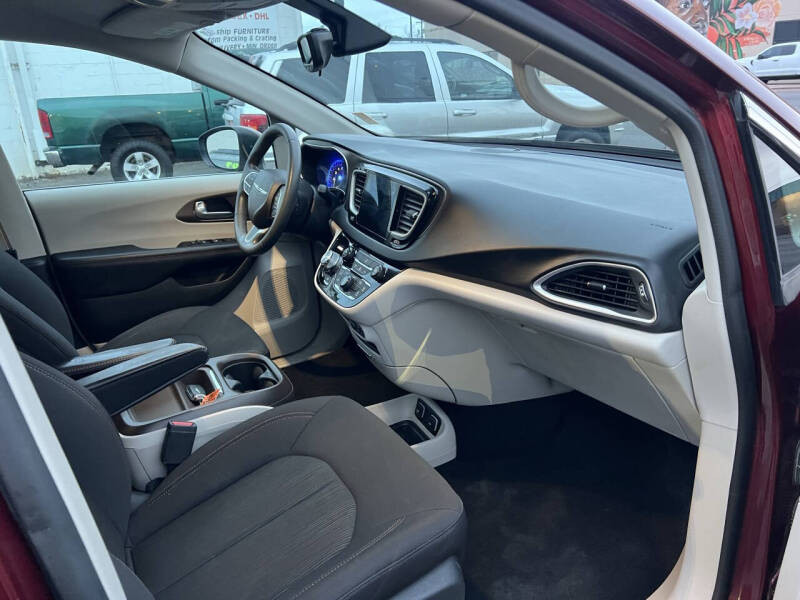 2017 Chrysler Pacifica Touring