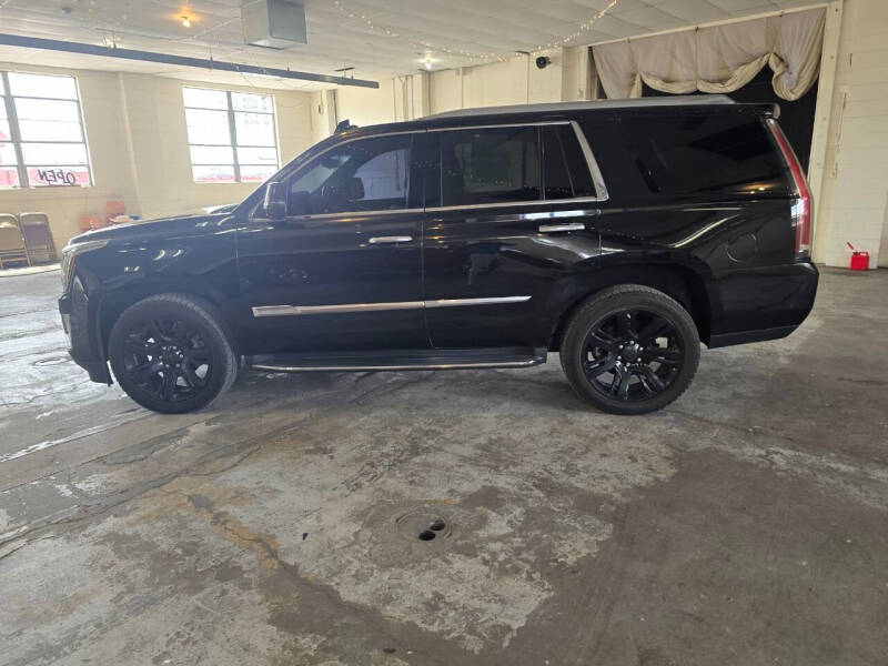 2017 Cadillac Escalade Luxury