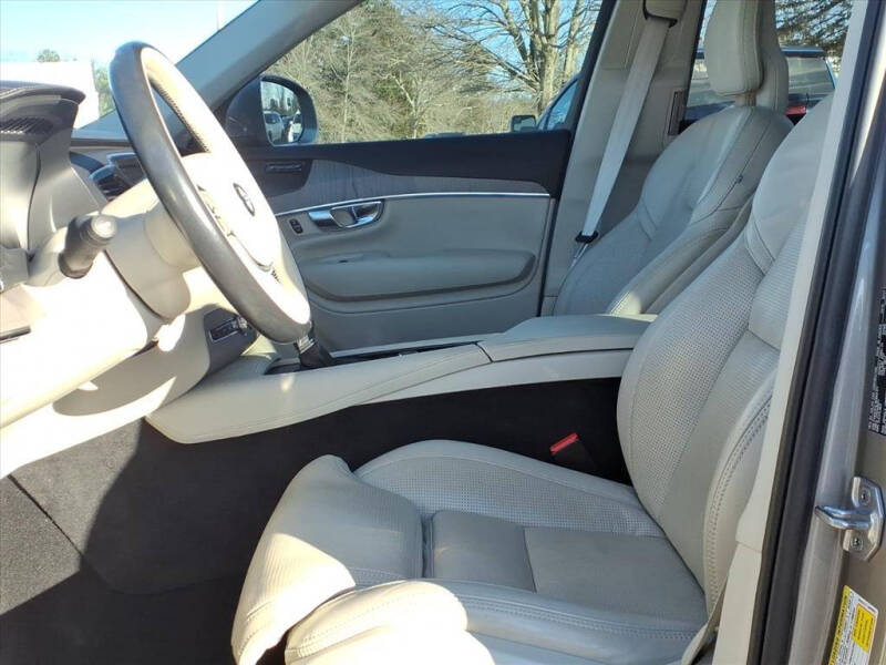 2022 Volvo XC90 T6 Inscription 6-Passenger