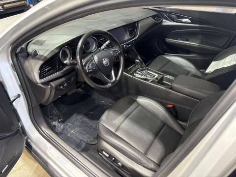 2018 Buick Regal TourX Essence
