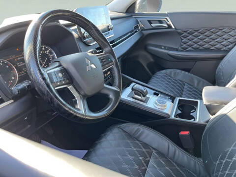 2022 Mitsubishi Outlander SEL