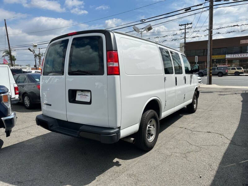 2022 Chevrolet Express 2500