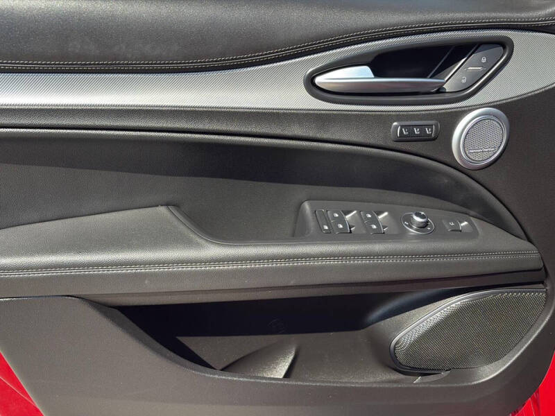 2022 Alfa Romeo Stelvio Veloce