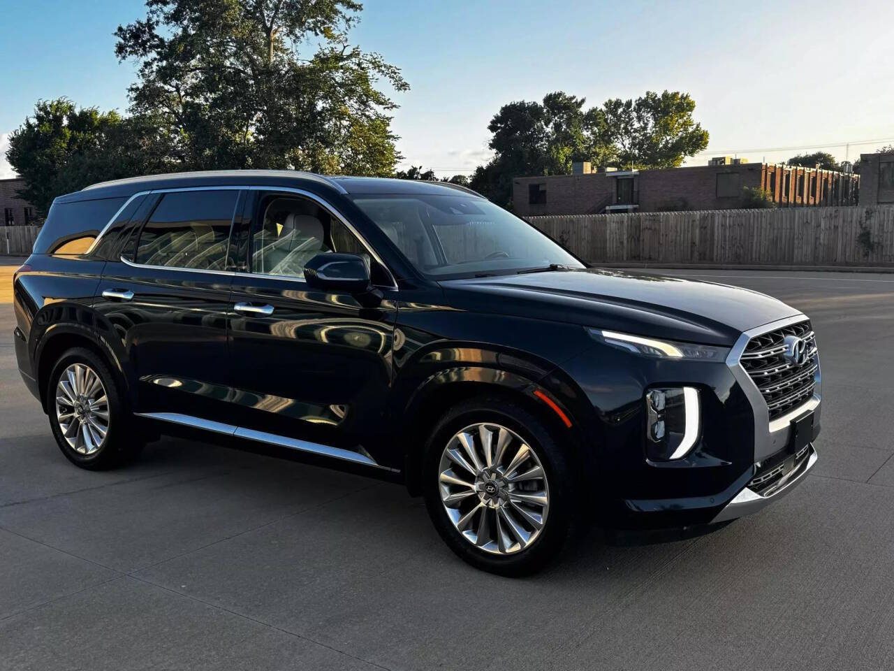 2020 Hyundai PALISADE for sale at MOTOR VILLAGE LLC in Houston, TX