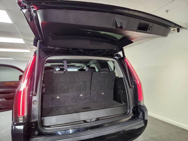 2017 Cadillac Escalade Luxury