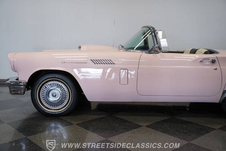 1957 Ford Thunderbird