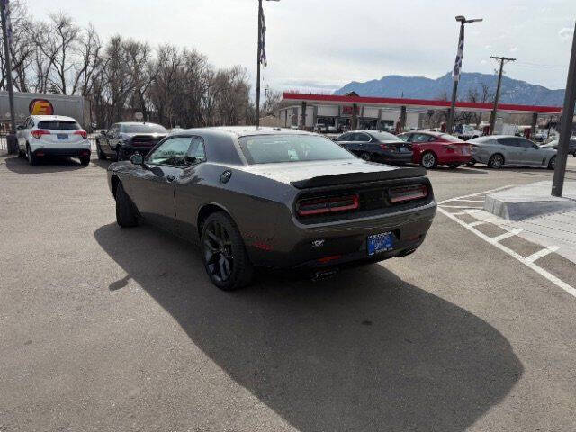 2022 Dodge Challenger SXT