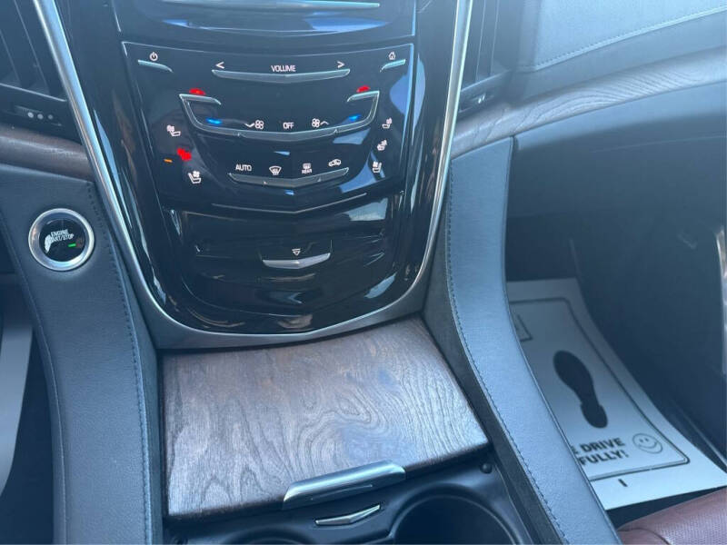 2019 Cadillac Escalade Luxury