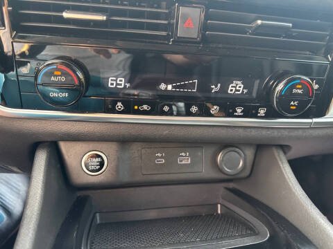 2022 Nissan Rogue SV