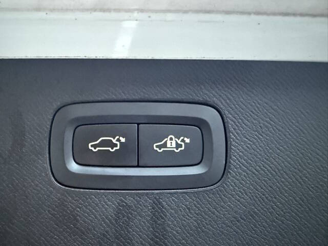 2018 Volvo XC90 T5 Momentum 7-Passenger