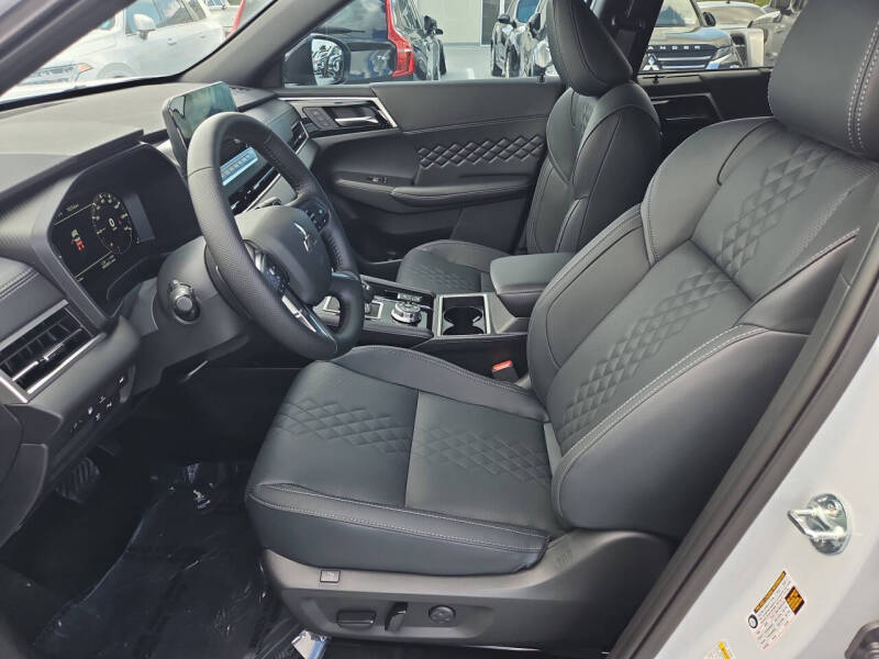 2025 Mitsubishi Outlander PHEV SEL Black Edition