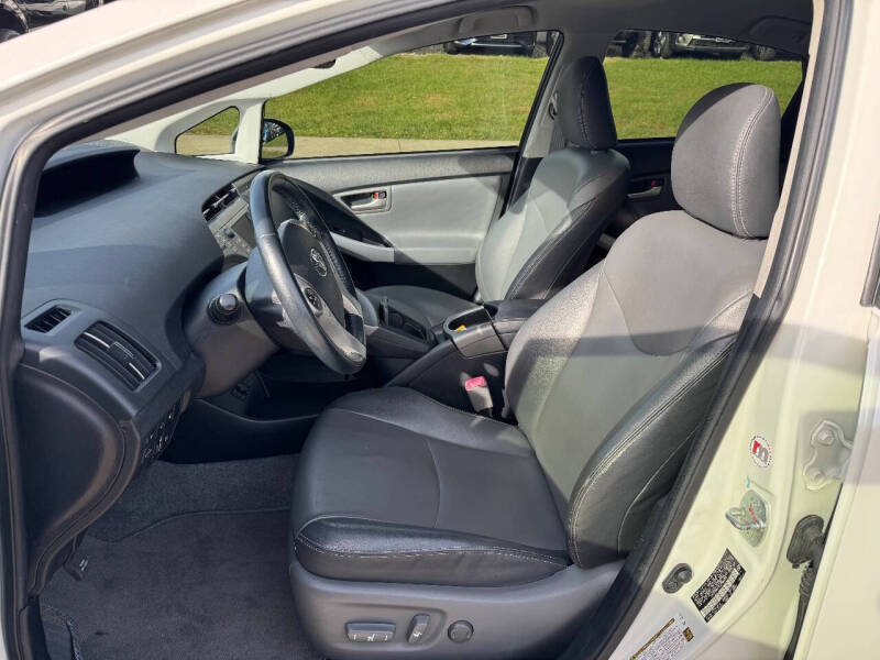 2013 Toyota Prius Plug-in Hybrid Advanced