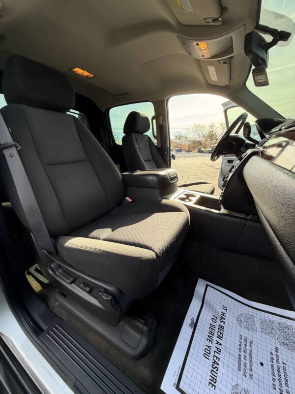 2011 Chevrolet Avalanche LS