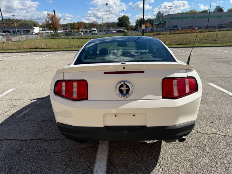 2010 Ford Mustang V6 Premium