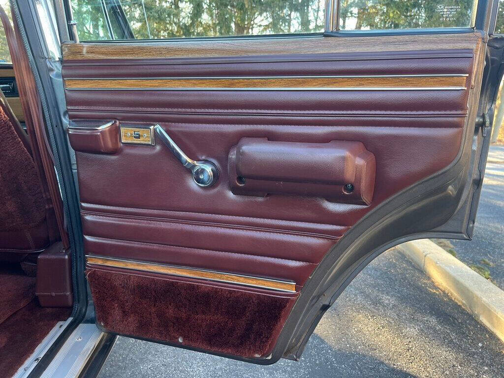 1989 Jeep Grand Wagoneer 77
