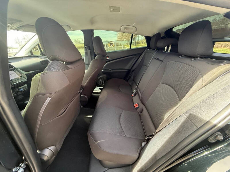 2022 Toyota Prius LE