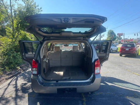 2005 Nissan Pathfinder SE