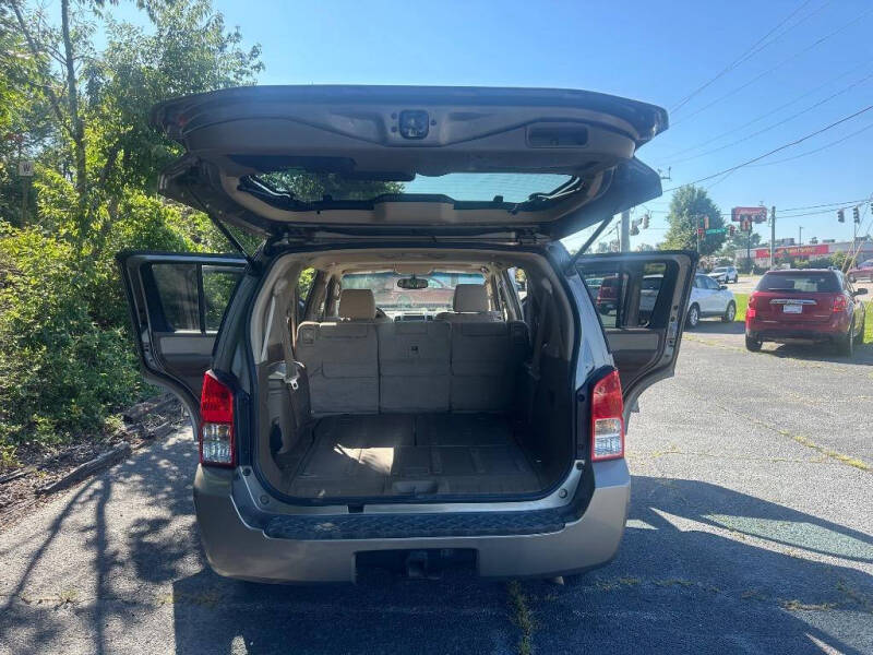 2005 Nissan Pathfinder SE