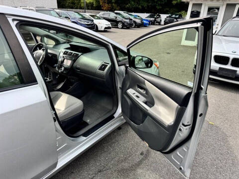 2014 Toyota Prius v Two