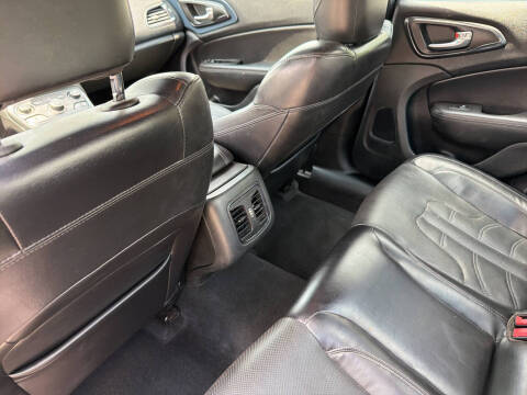 2015 Chrysler 200 S