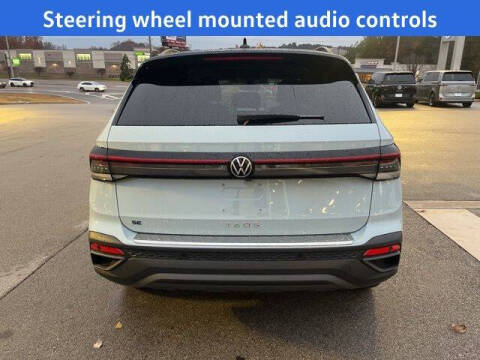 2026 Volkswagen Taos SE Black