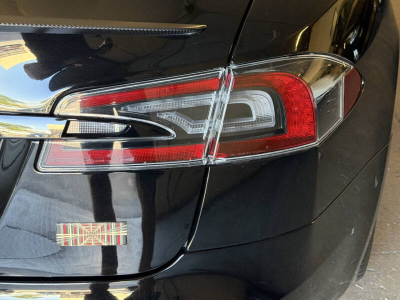 2022 Tesla Model S Plaid