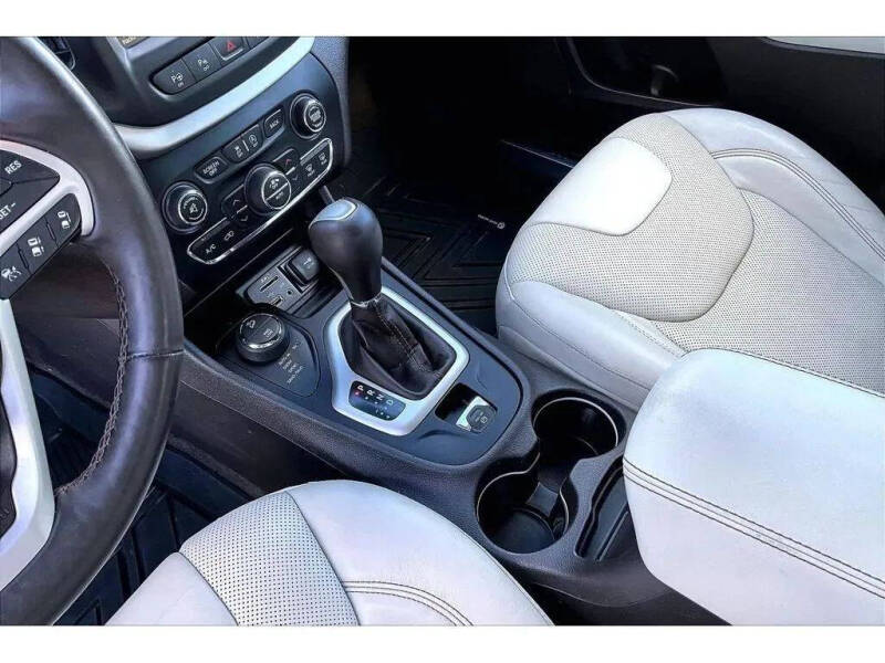 2017 Jeep Cherokee Overland