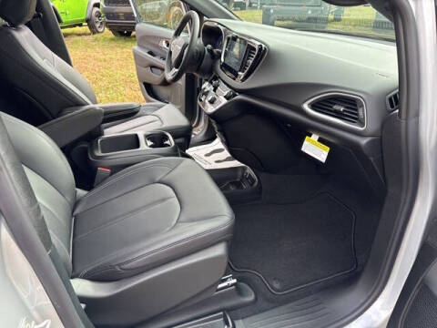 2026 Chrysler Voyager LX