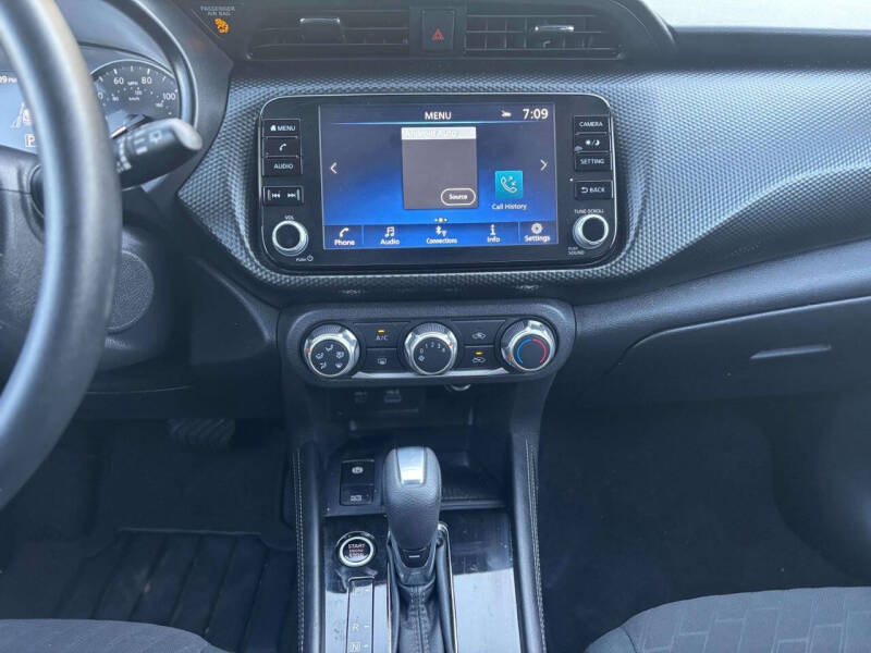 2024 Nissan Kicks SV