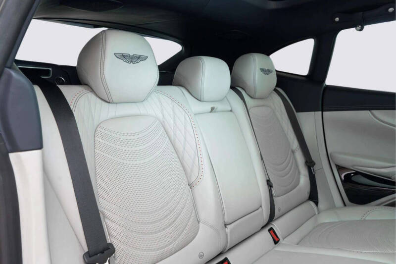 2023 Aston Martin DBX