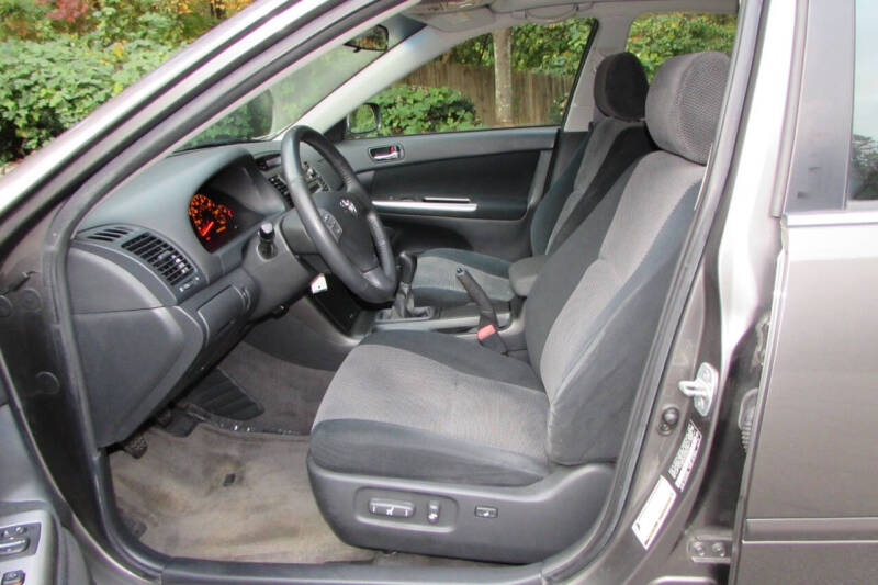 2005 Toyota Camry SE photo 24