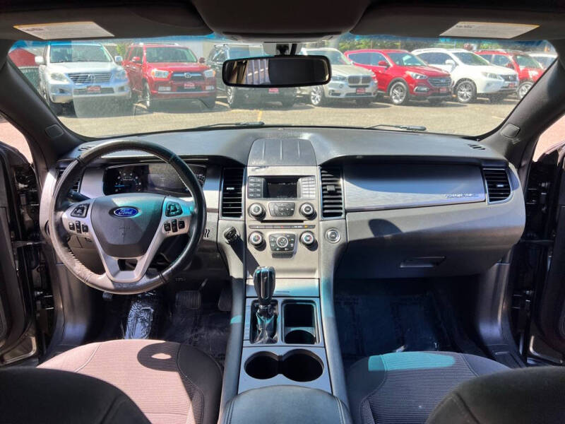 2018 Ford Taurus SEL