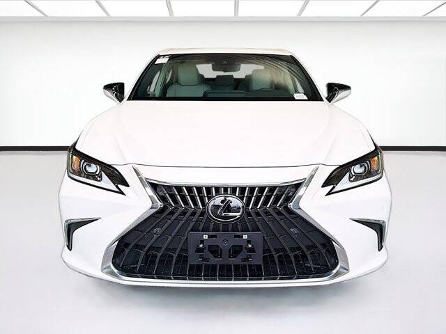 2025 Lexus ES 300h