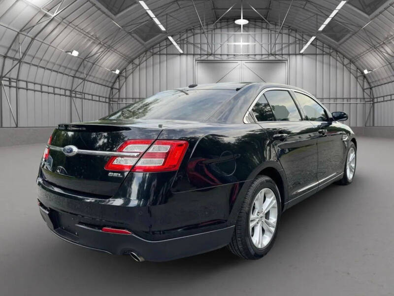 2016 Ford Taurus SEL