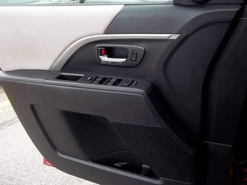 2013 Mazda MAZDA5 Sport