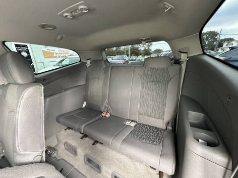 2017 Chevrolet Traverse LS