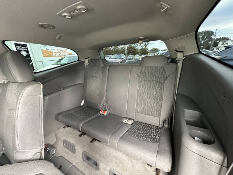 2017 Chevrolet Traverse LS