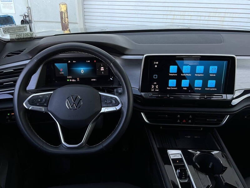 2025 Volkswagen Atlas Cross Sport SE 4Motion