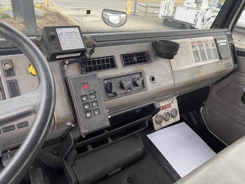 2003 Freightliner FL60