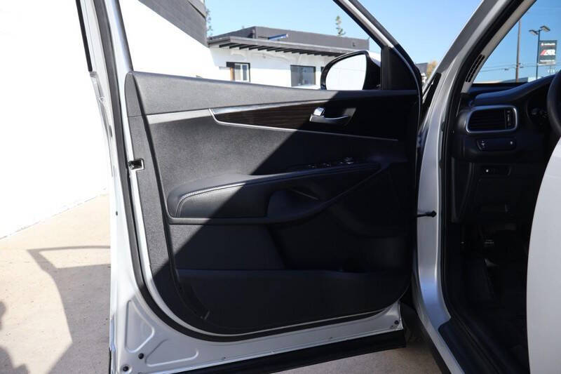 2020 Kia Sorento LX V6