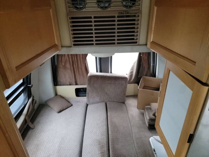 2005 Roadtrek Versatile 190