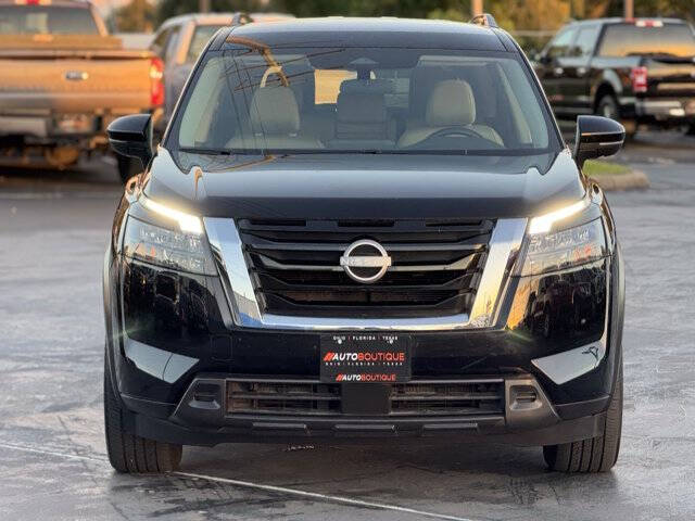 2024 Nissan Pathfinder SV