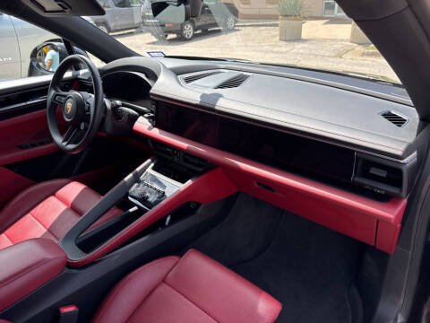 2025 Porsche Macan 4S Electric
