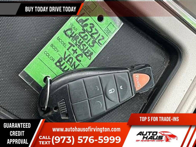 2013 Chrysler Town and Country Touring-L